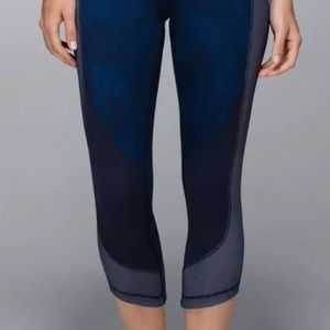 LULULEMON Sashiko cross inkwell crop sz4